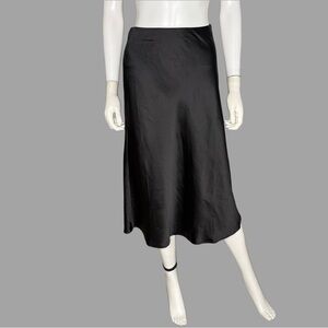 Essue Classic Black Satin Midi Skirt